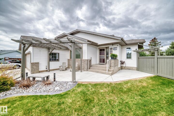 Property Photo:  15724 72A Street NW  AB T5Z 2Z6 