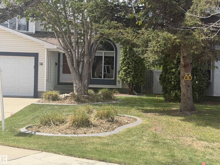 Property Photo: 10 Harmony Place AB T8N 6G3