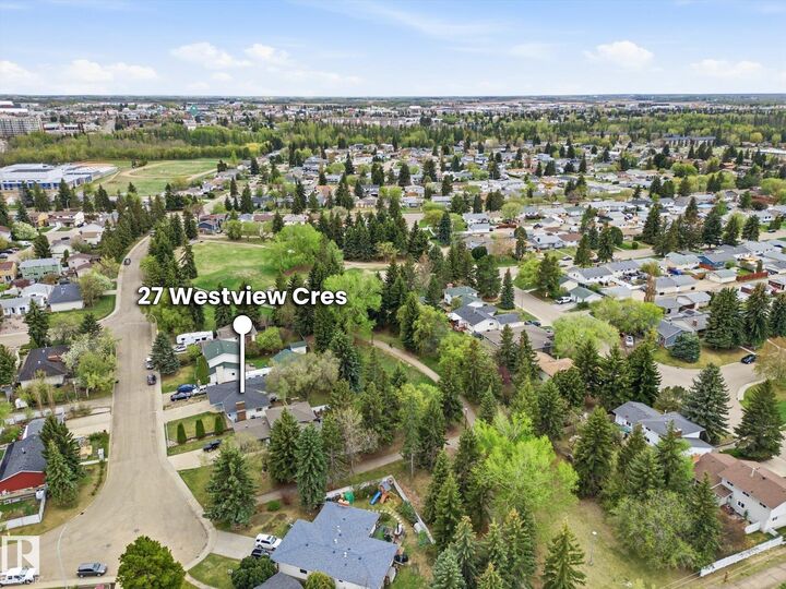 Property Photo:  27 Westview Crescent  AB T7X 1L2 