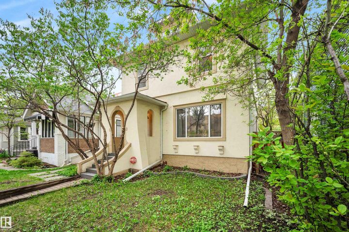 Property Photo:  11028 84 Avenue NW  AB T6G 0V7 