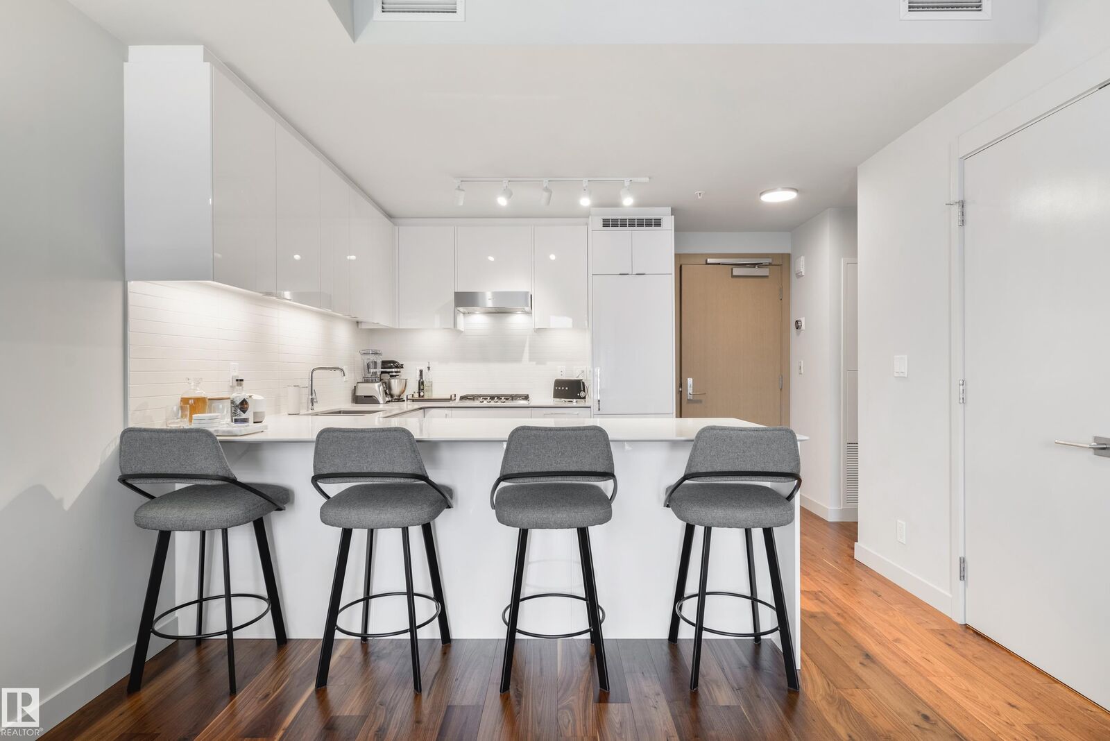 Property Photo:  10360 102 Street NW 4103  AB T5J 0K6 