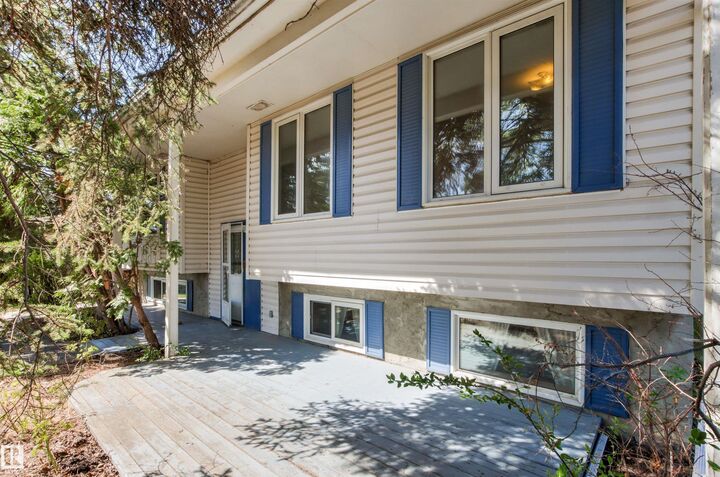 Property Photo:  74 Andrew Crescent  AB T8N 2V3 