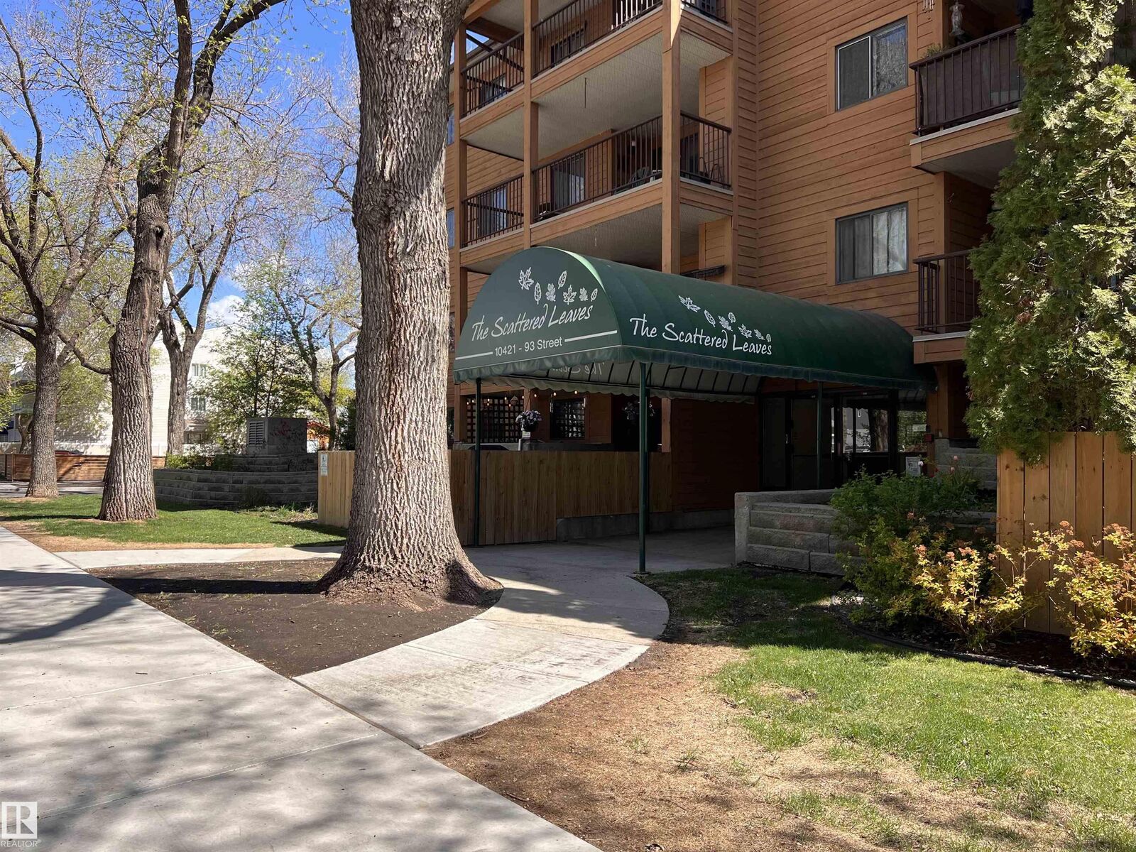 Property Photo:  10421 93 Street NW 106  AB T5H 1X5 