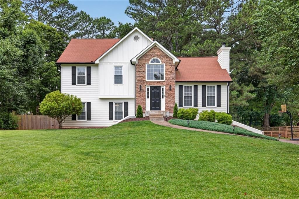 Property Photo: 7745 Wynfield Drive GA 30040
