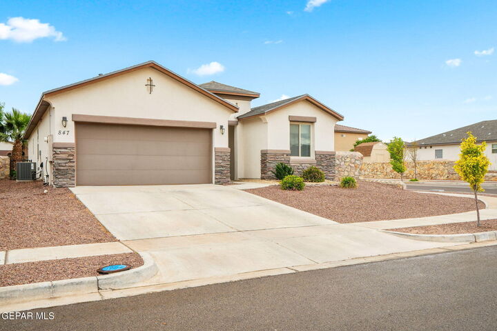 Property Photo: 847 Holly Park Avenue NM 88008