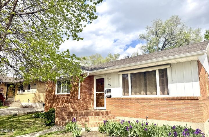 Property Photo: 1409 16th Street N ND 58501
