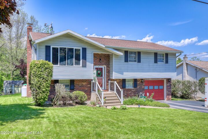 Property Photo:  10 Atwell Drive  PA 18641 