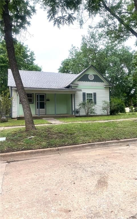 Property Photo:  1015-1017 N 6th Street  KS 67301 