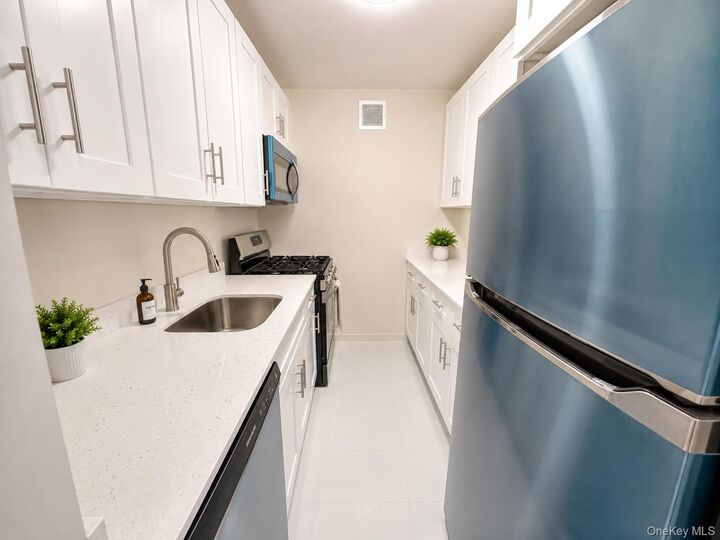 Property Photo:  86-10 151st Avenue 3E  NY 11414 