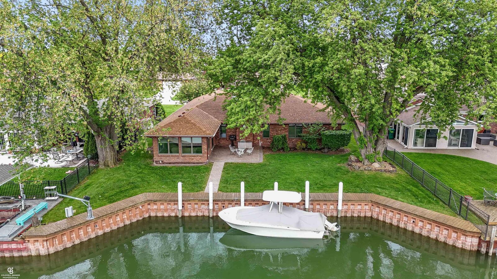 Property Photo:  41397 Clairpointe St Street  MI 48045 