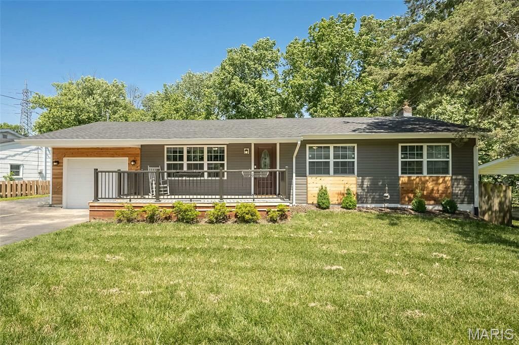 Property Photo: 935 Loretta Drive MO 63010