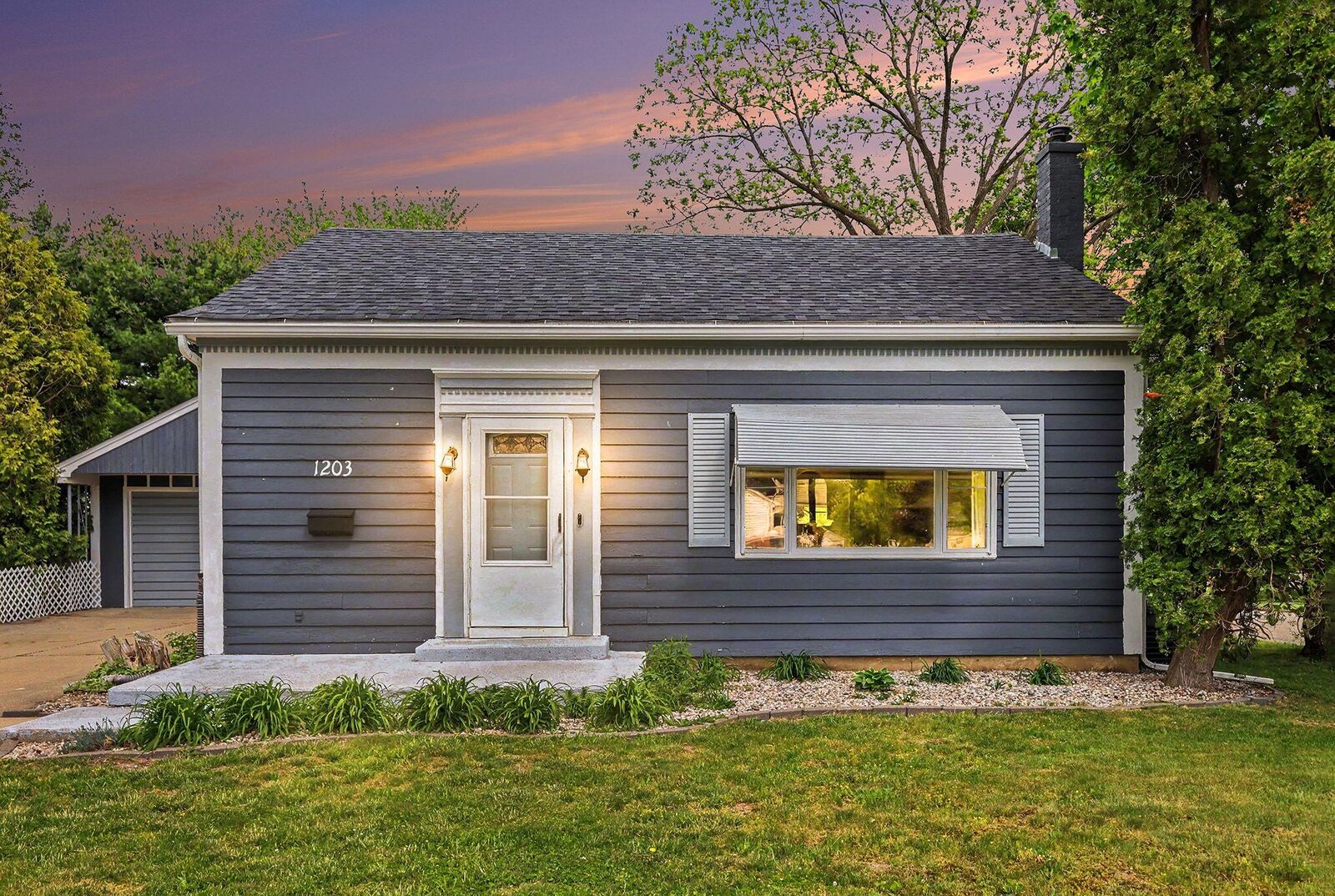 Property Photo: 1203 N Boltwood Street MI 49058