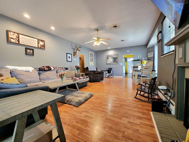 Property Photo:  214 S Bush Avenue  IL 62949 