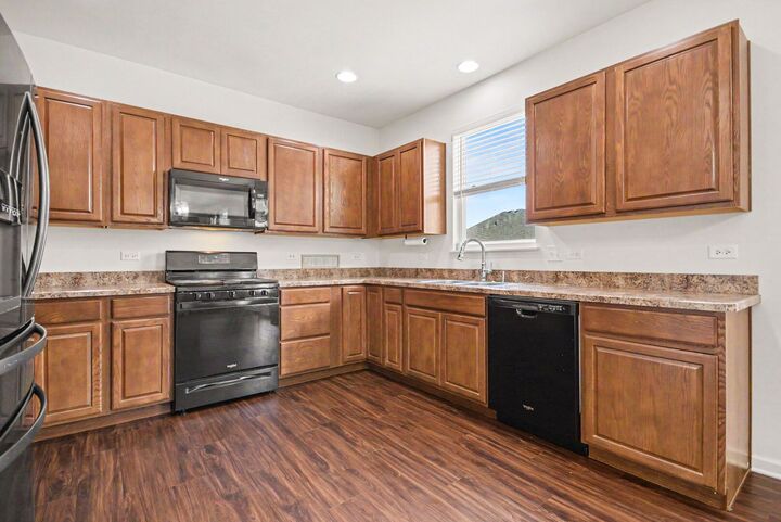 Property Photo: 1911 Willoughby Lane IL 60431