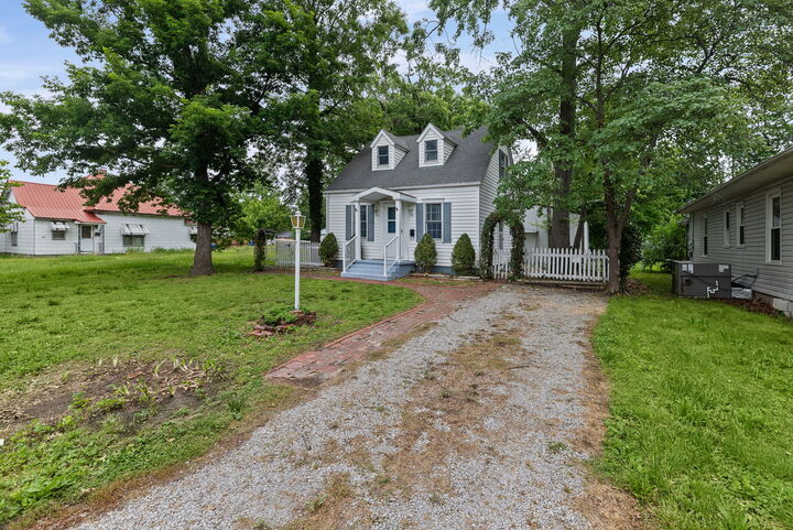 Property Photo:  407 S Davis Avenue  IL 62801 