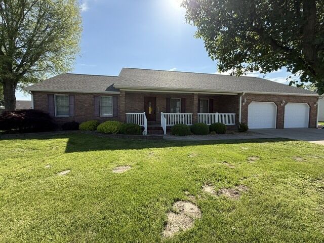 Property Photo: 1303 N Magnolia Drive IL 62959