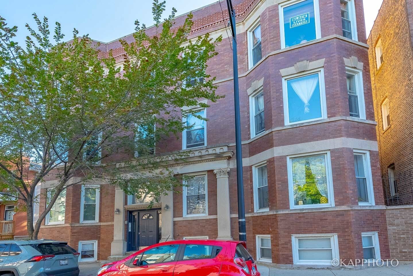 Property Photo: 127 S Oakley Boulevard G IL 60612