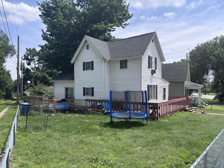 Property Photo:  1219 S 7th Street  IA 52732 