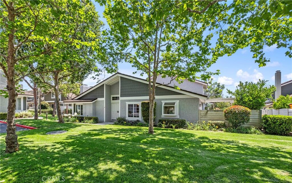 Property Photo: 47 Havenwood CA 92614