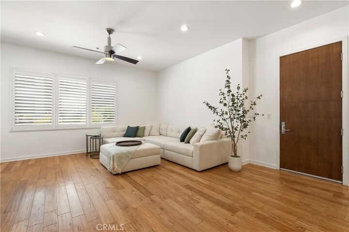 Property Photo:  21 Gramercy 102  CA 92612 