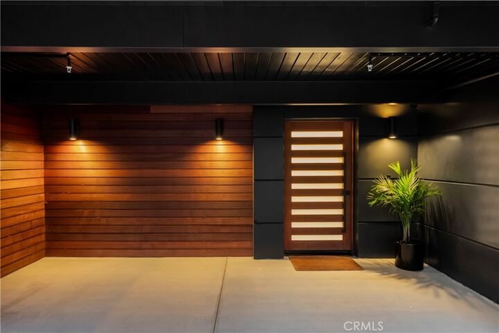 Property Photo: 1147 Miramar St CA 92651