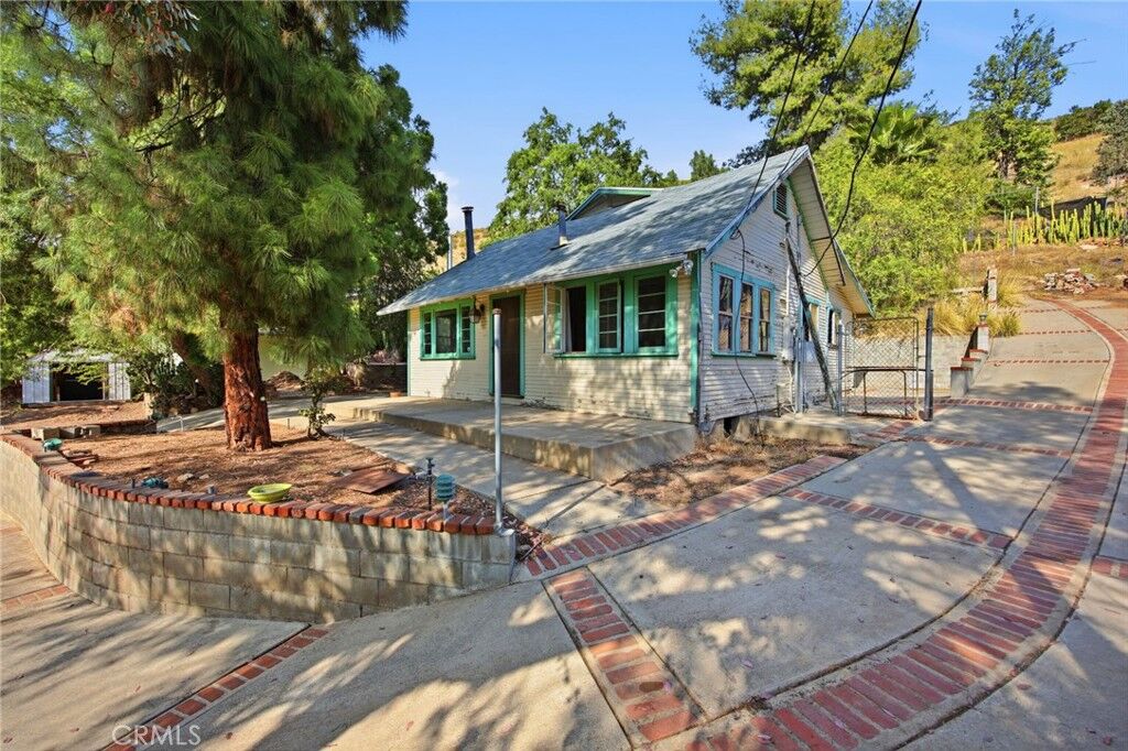 Property Photo:  10064 Sunland Boulevard  CA 91040 