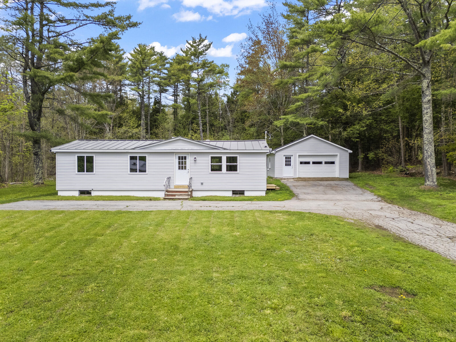 Property Photo:  326 Windsor Street  ME 04346 