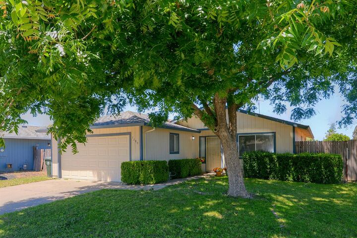 Property Photo:  1289 Shobar Avenue  CA 95815 