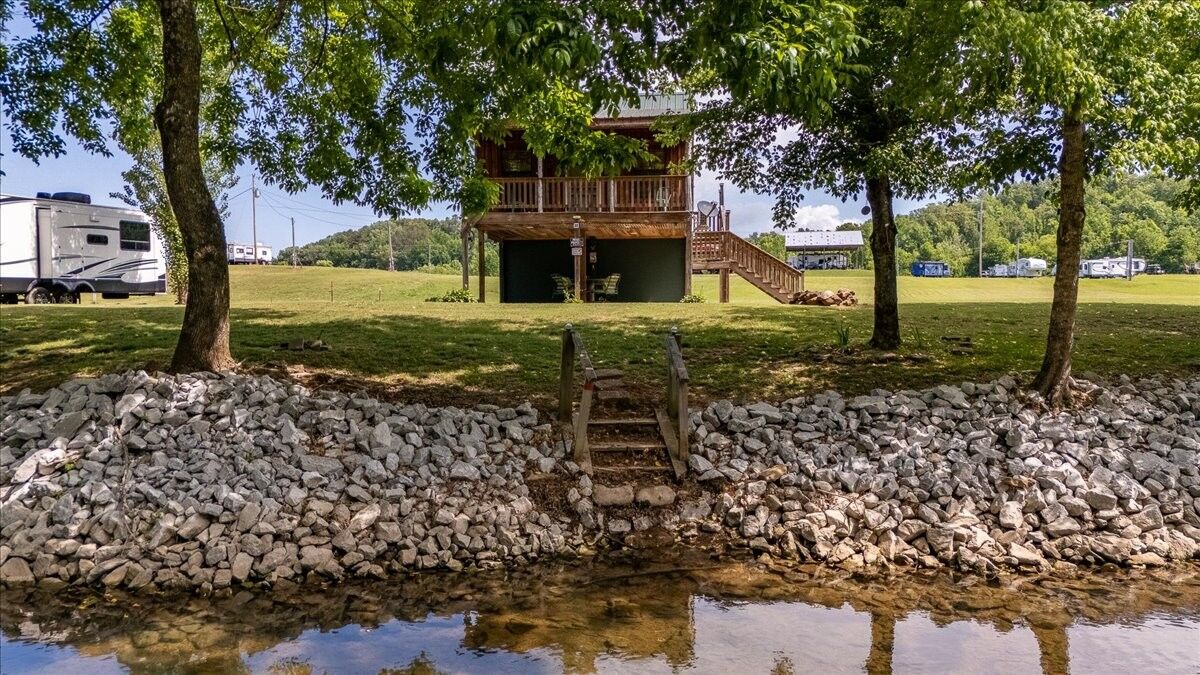 Property Photo:  194 Creekside Ln  TN 38486 