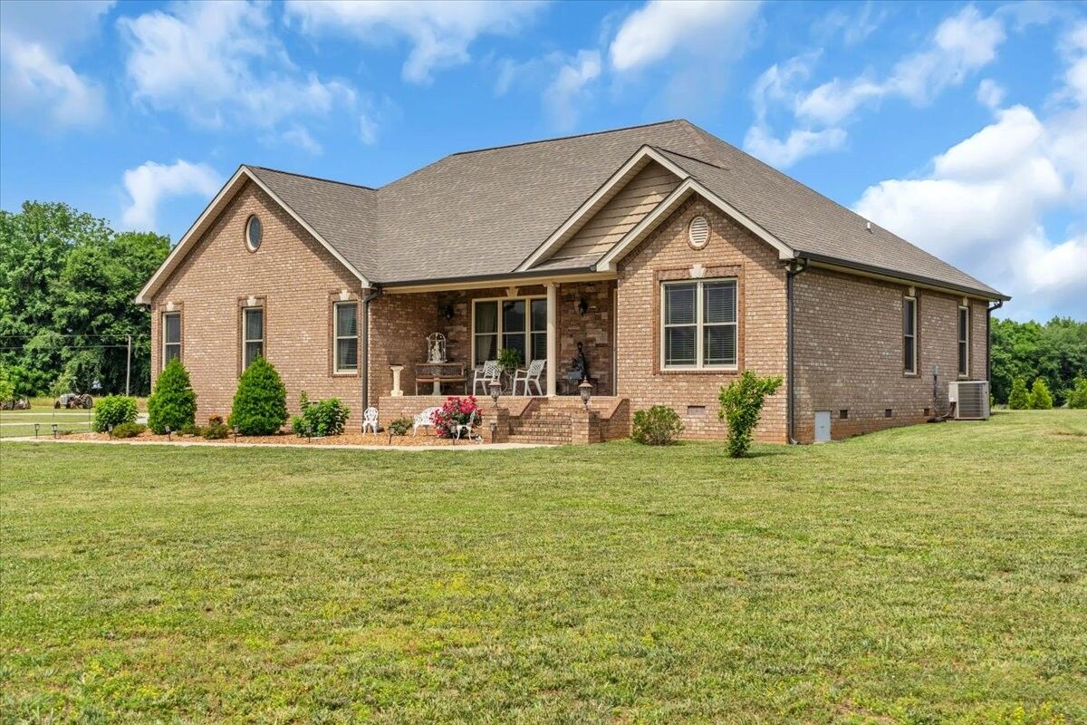 Property Photo:  801 Oak Grove Rd  TN 37324 