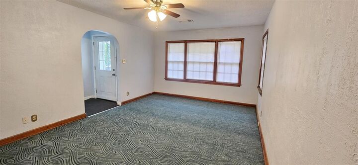 Property Photo:  119 N Birch  OK 74601 