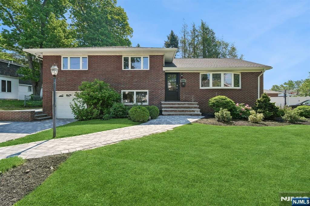 Property Photo:  11 Raymond Street  NJ 07632 