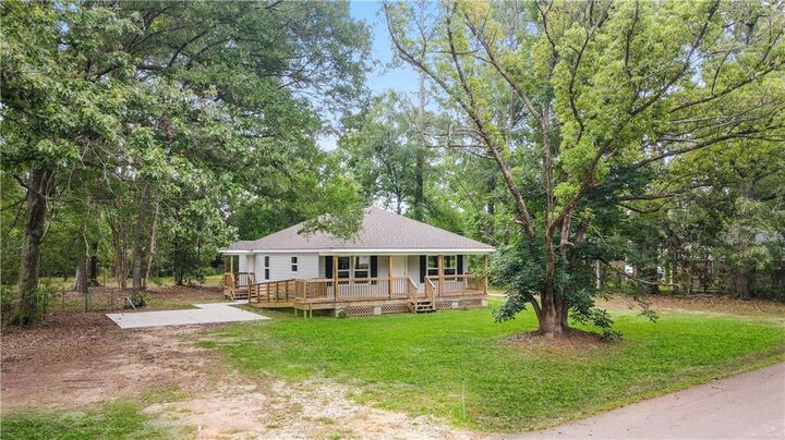 Property Photo: 41020 Duvic Lane LA 70454