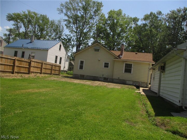 Property Photo: 411 Eastlawn Street OH 44041