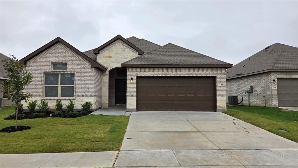 Property Photo: 428 Sunday Silence Way TX 76049