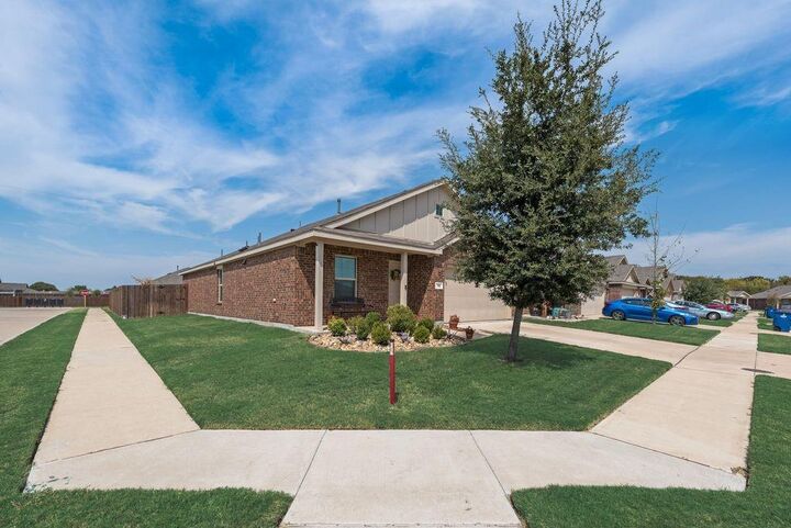 Property Photo: 712 Odlozil Lane TX 75119
