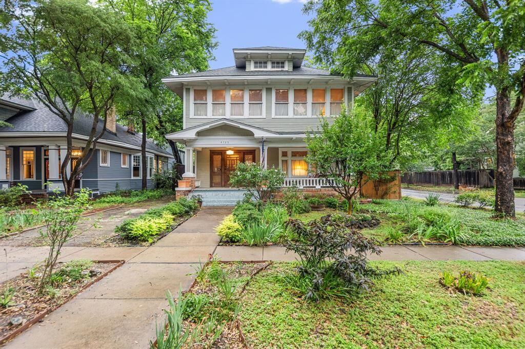 Property Photo:  4725 Swiss Avenue  TX 75204 