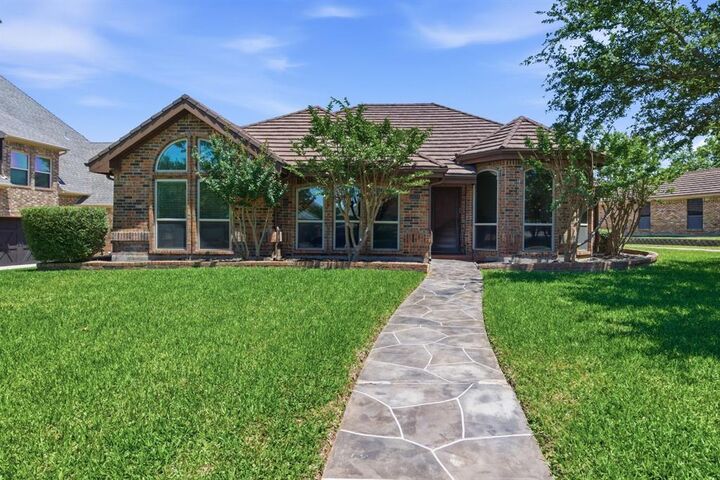 Property Photo: 3220 Evan Drive TX 76054