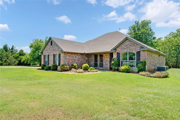 Property Photo: 12374 Fairfield Road OK 73044