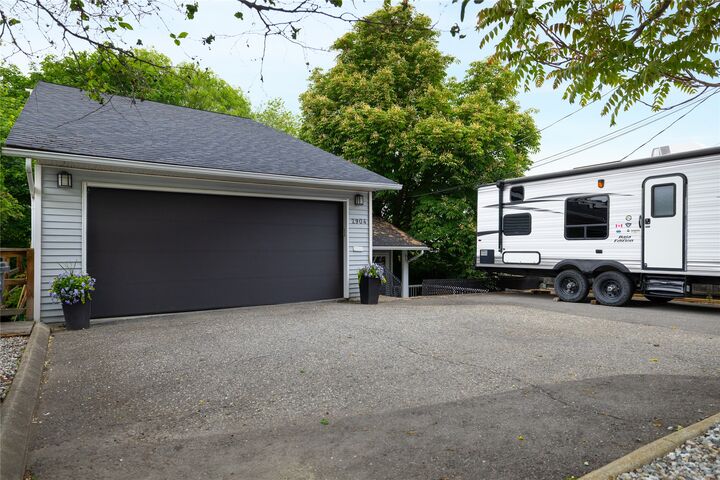 Property Photo: 2904 24 Street BC V1T 4N2