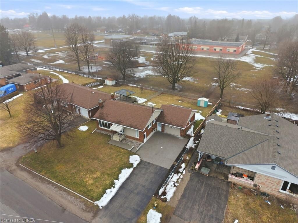 Property Photo:  168 Montclair Crescent  ON N0E 1Y0 