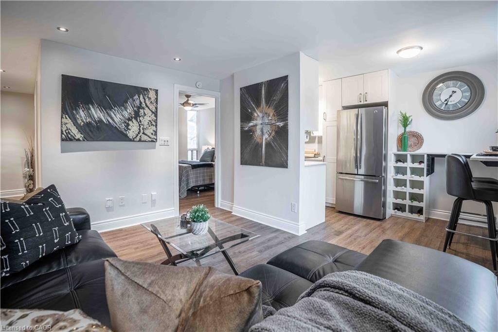 Property Photo:  141 Catharine Street 204  ON L8N 2J7 