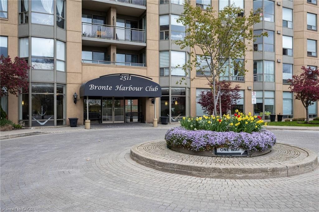 Property Photo: 2511 Lakeshore Road W 311 ON L6L 6L9