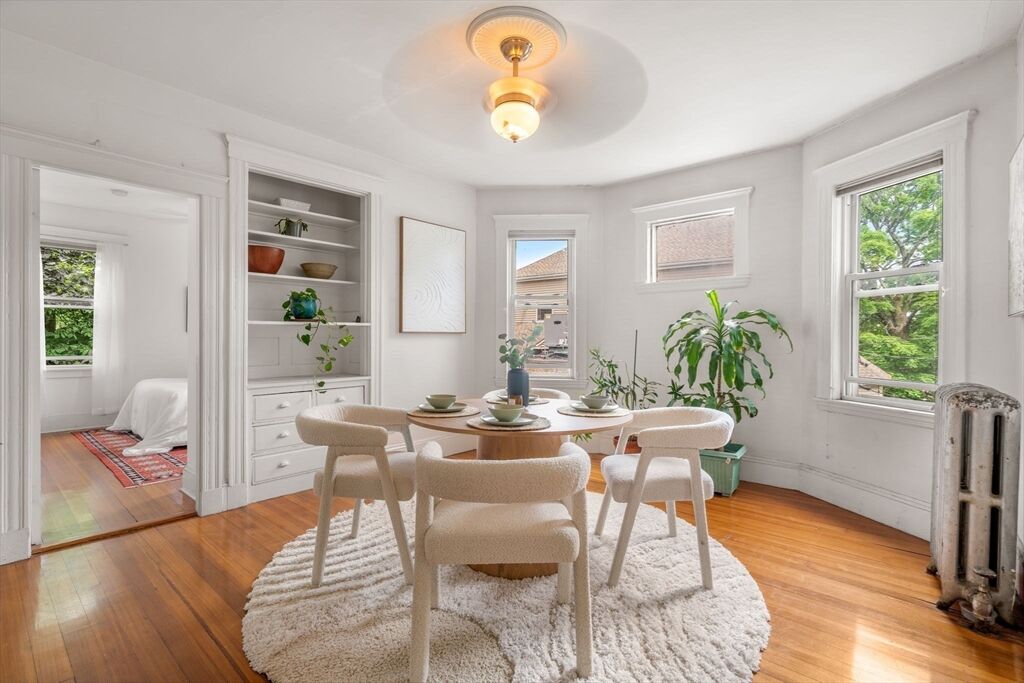 Property Photo:  7 Sumner St 2  MA 02125 