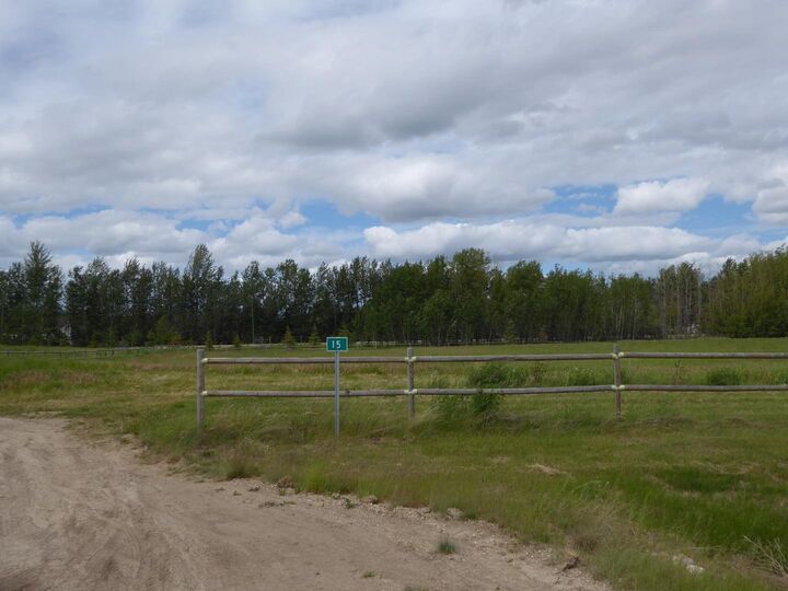 Property Photo: 51023 712 Township 6 AB T8X 4A9