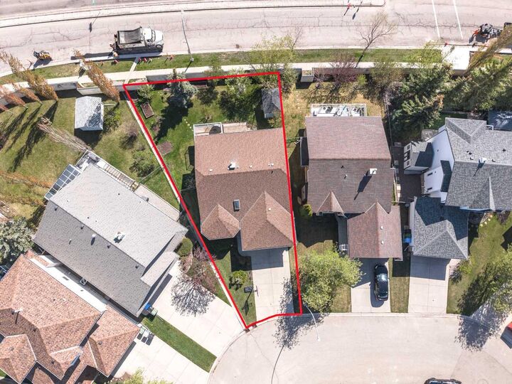 Property Photo: 149 Sceptre Court NW AB T3L 1X9