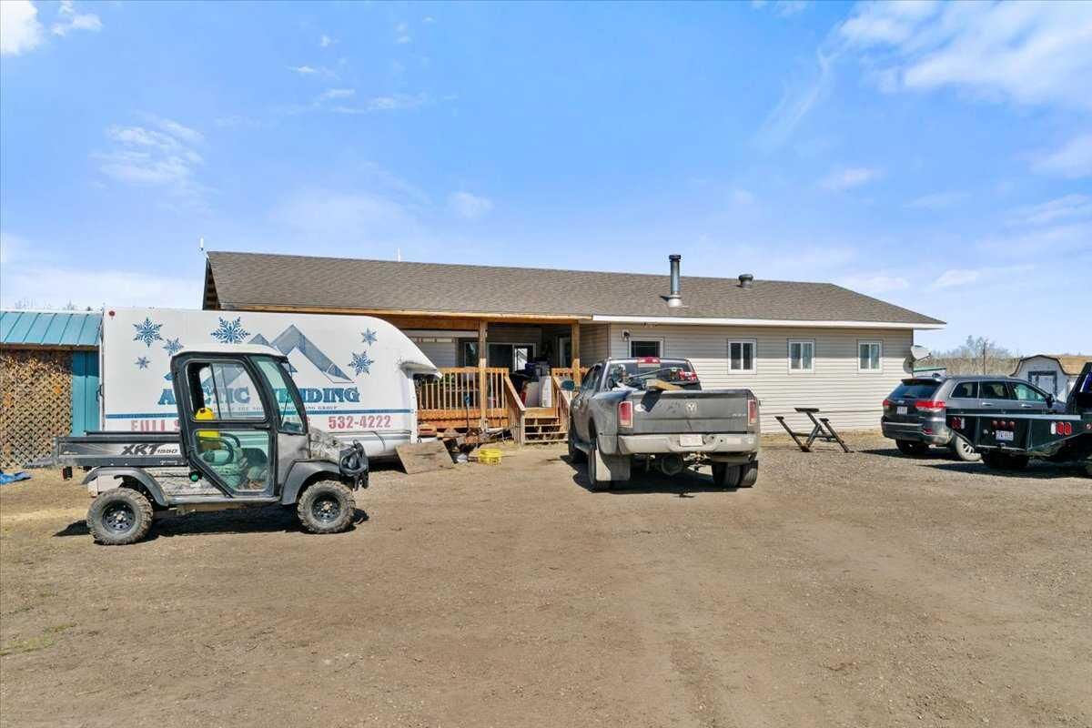 Property Photo:  712016 Range Road 72A 25  AB T8W 5H5 