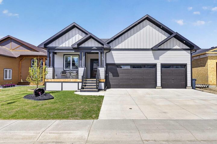 40 Viceroy Crescent — photo 1