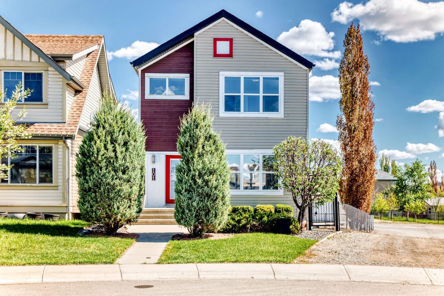 Property Photo:  101 Copperstone Circle SE  AB T2Z 0G8 