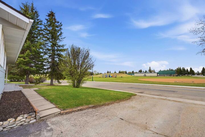 Property Photo:  35 Ayers Avenue  AB T4S 1S5 